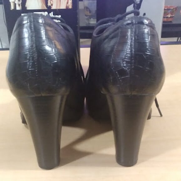 Rialto Black Bootie Shoe Laced Boot Faux leather womens size 7.5 M - Picture 11 of 12